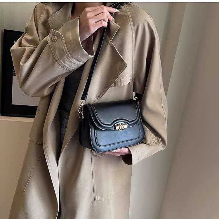 RETRO SMALL SQUARE BAG