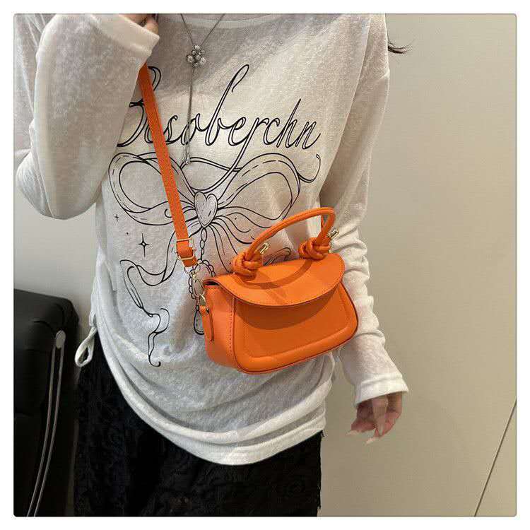 TEXTURED SOLID COLOUR ONE-SHOULDER CROSSBODY BAG