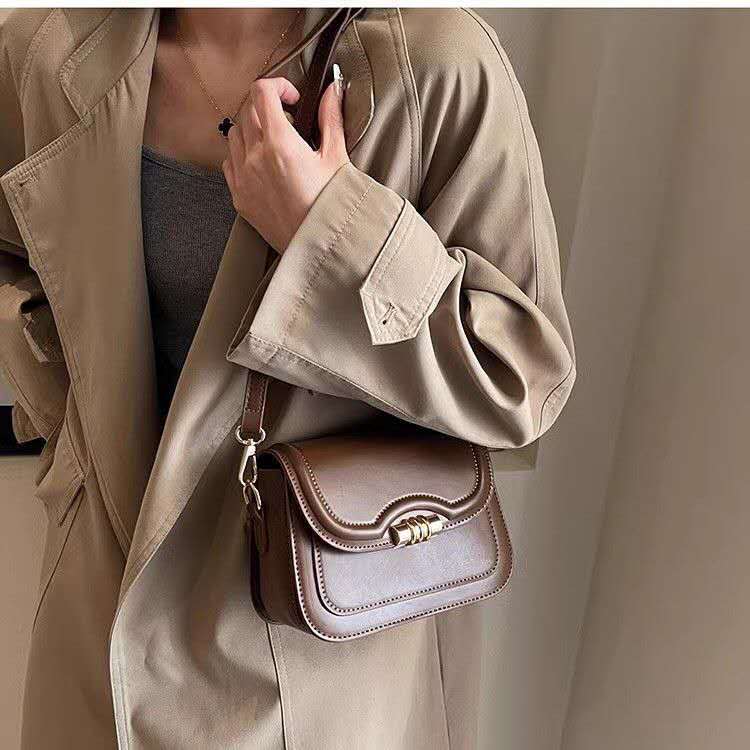 RETRO SMALL SQUARE BAG