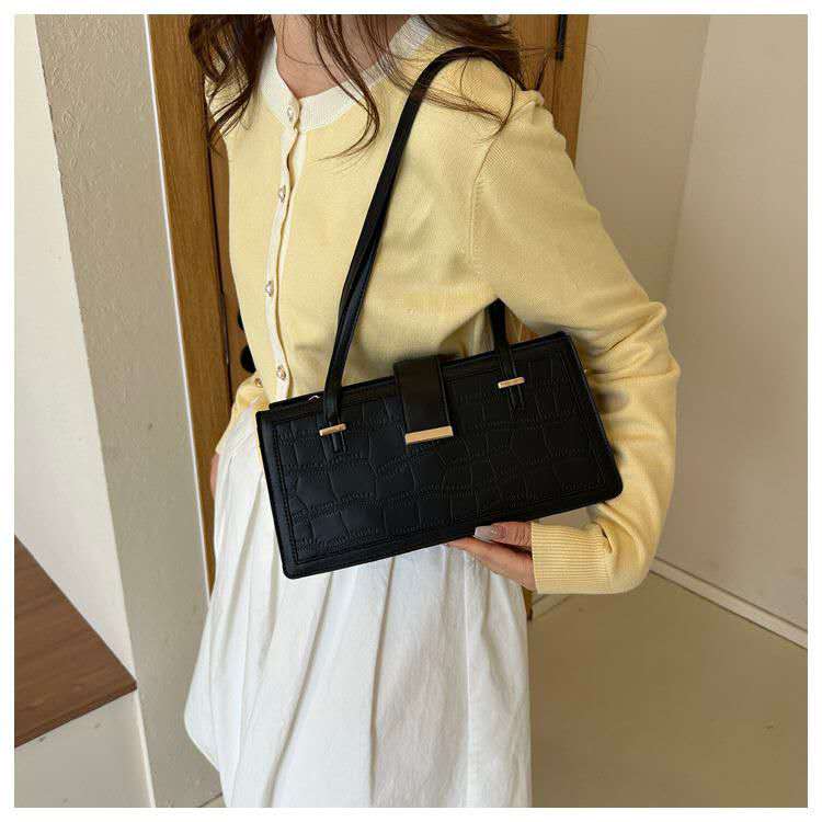 CROCODILE PATTERN SHOULDER BAG